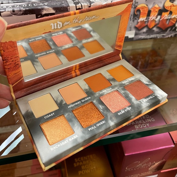 Urban Decay Highway Queen On The Run Palette- NEW - Picture 1 of 9